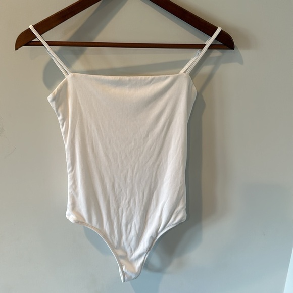 Aritzia Sunday Best Camille bodysuit white size small - Picture 4 of 8
